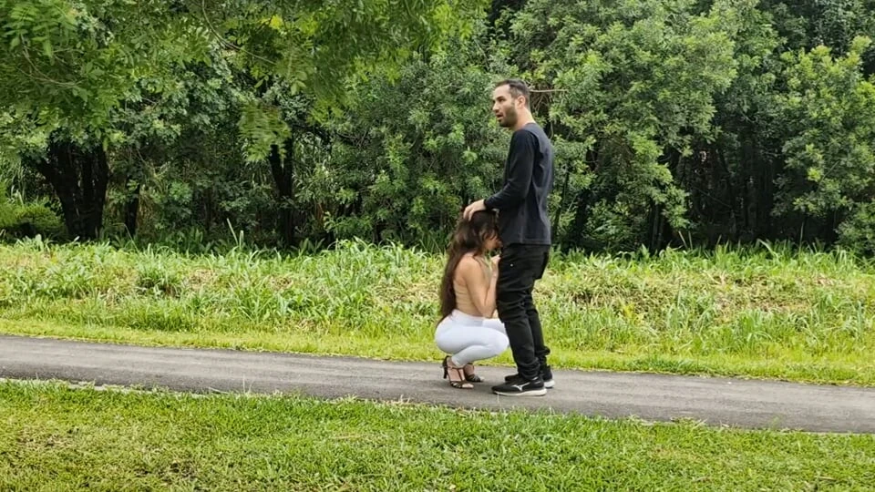 I couldn’t stand it and sucked a stranger in the middle of the street