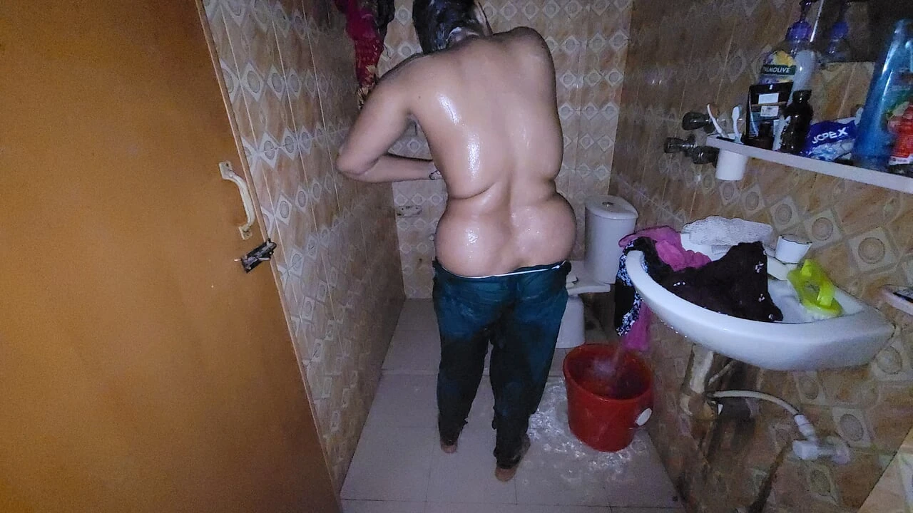 It’s so much fun to take a bath alone in the bathroom.