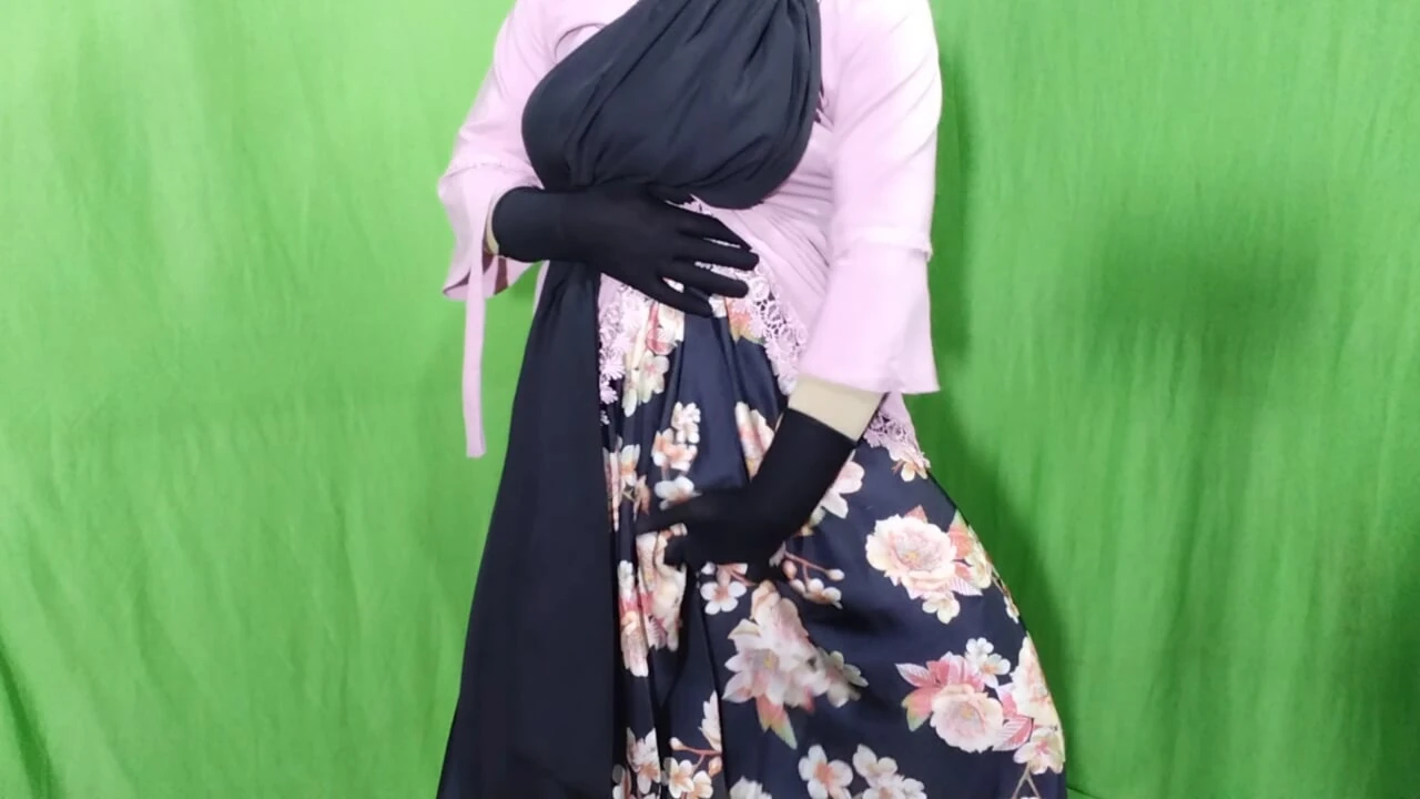 Super sexy seductive house owner fucked hard by her servant