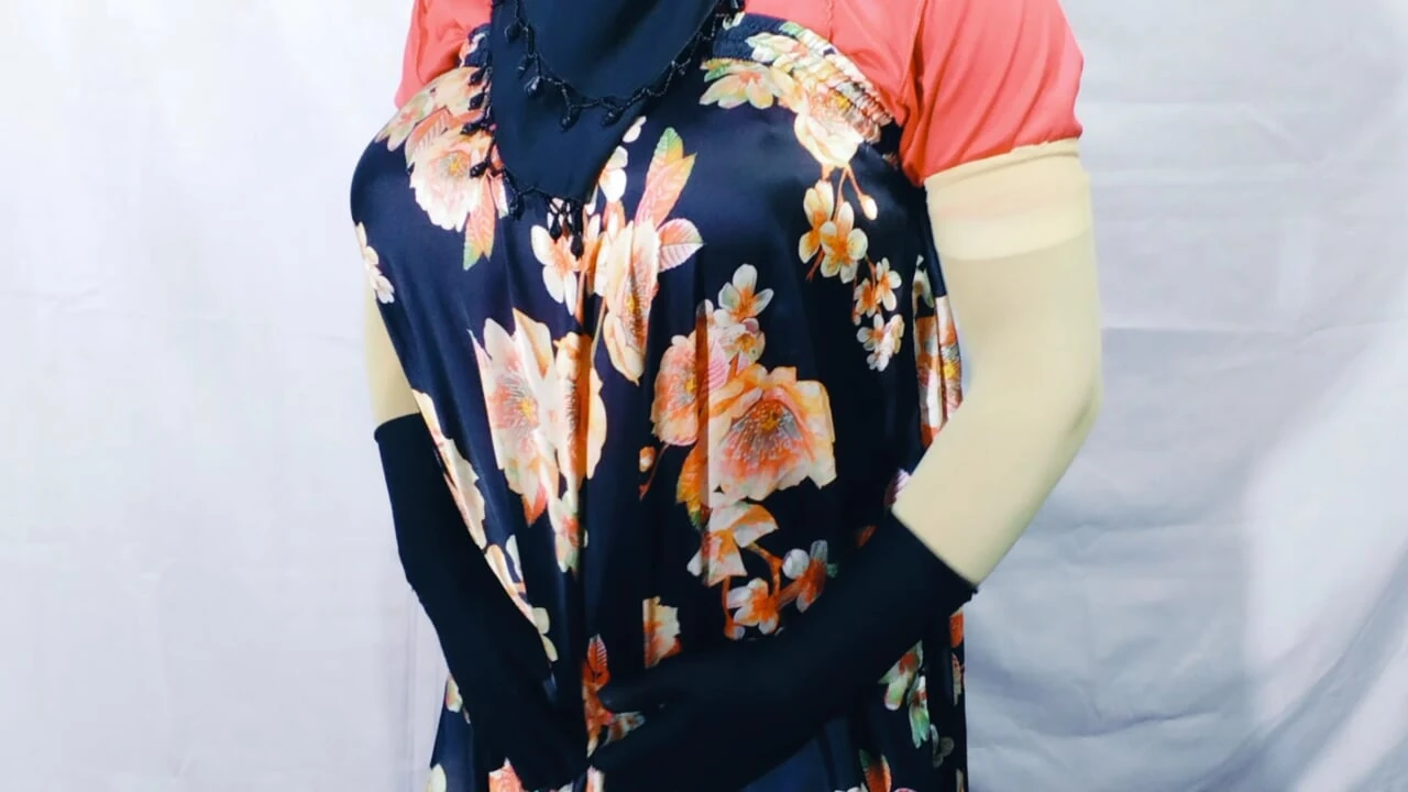 Muslim Hijabi Beautiful Housewife Fucking with Neighbor – With Clear Hindi Audio