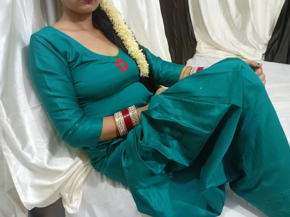 Tamil Bhabhi likes fucking in doggy style