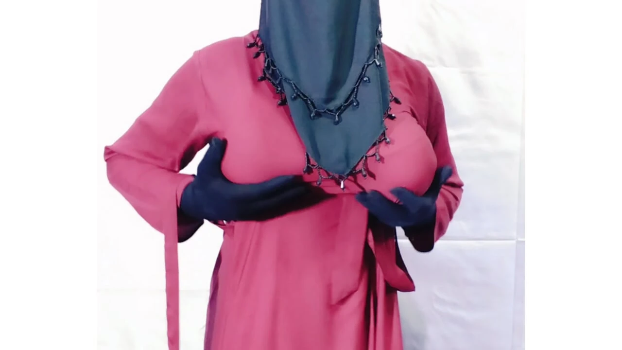 Indian beautiful woman’s thirsty pussy