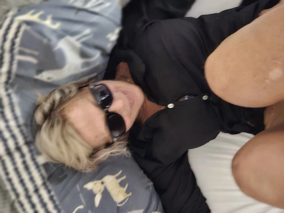 Woman licked & fucked roughly. with her sunglasses on