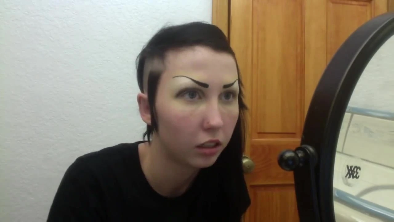 sexy dirty gothic makeup