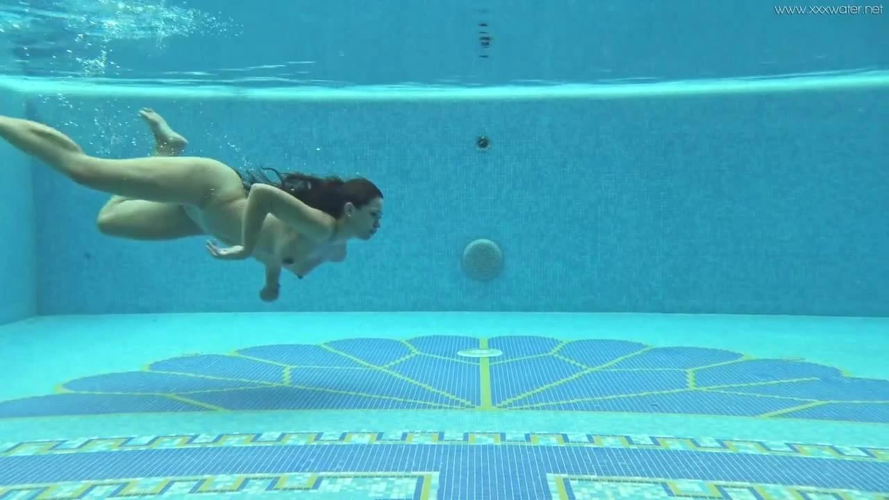 Big bouncy booty and saggy tits