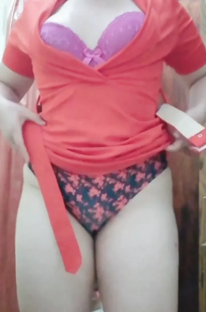 making a striptease show in a red dress – I show my big butt