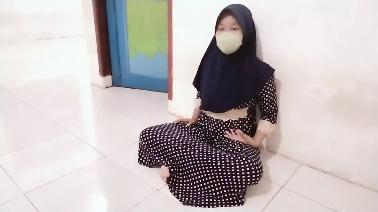 In a Quiet House, There Happens to Be a House Cleaner