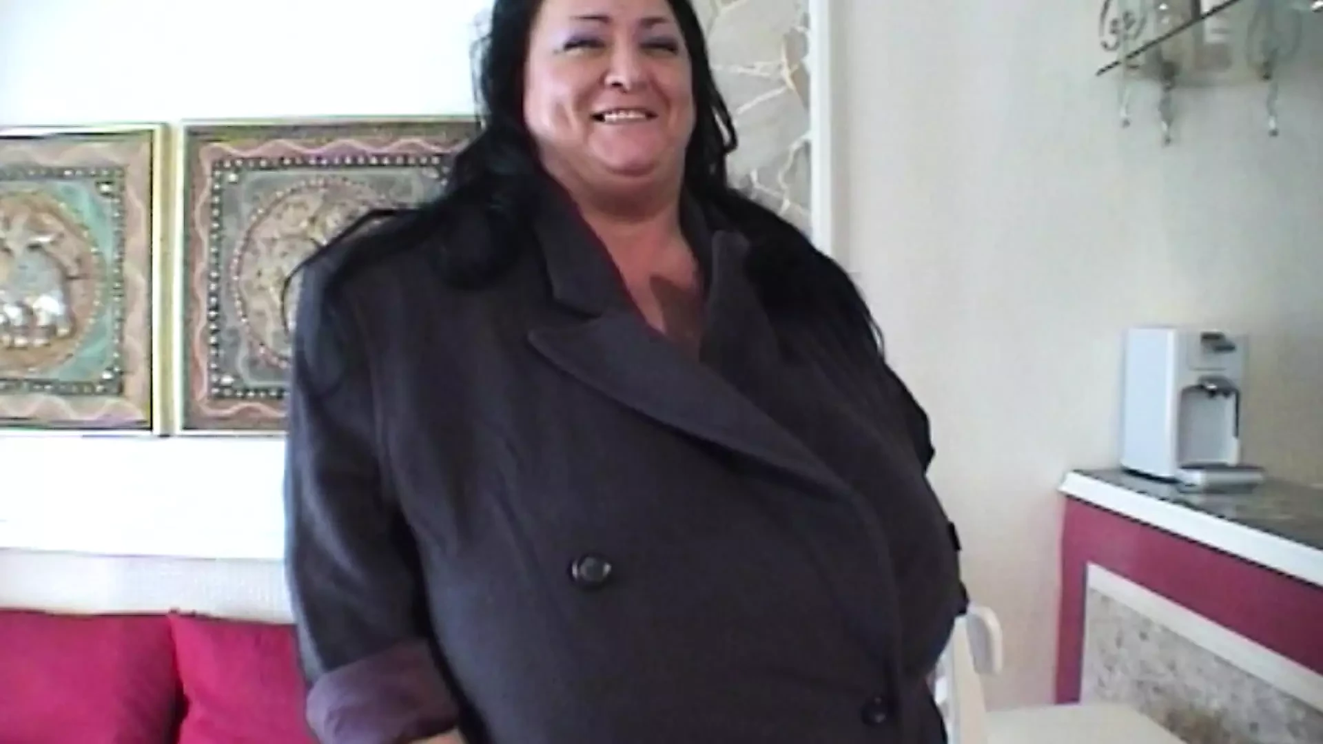 GERMAN PORN MILF MOANS AS LOVER STROKES AND SUCKS MASSIVE