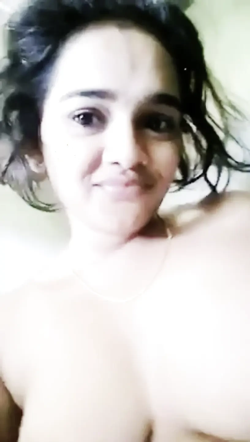 Srilankan Tamil 18 Years Old Girl