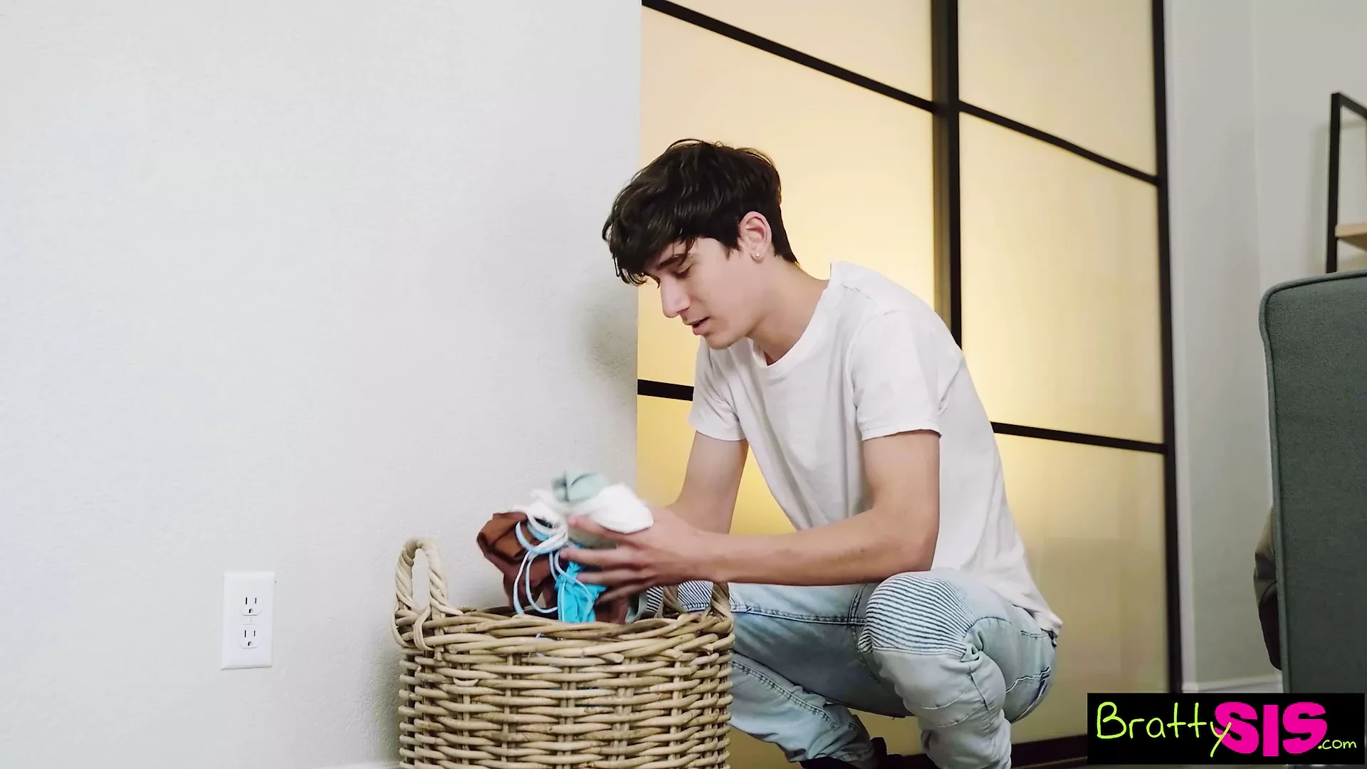 Stepsis Says, “You like the smell of my pussy don’t you?!”