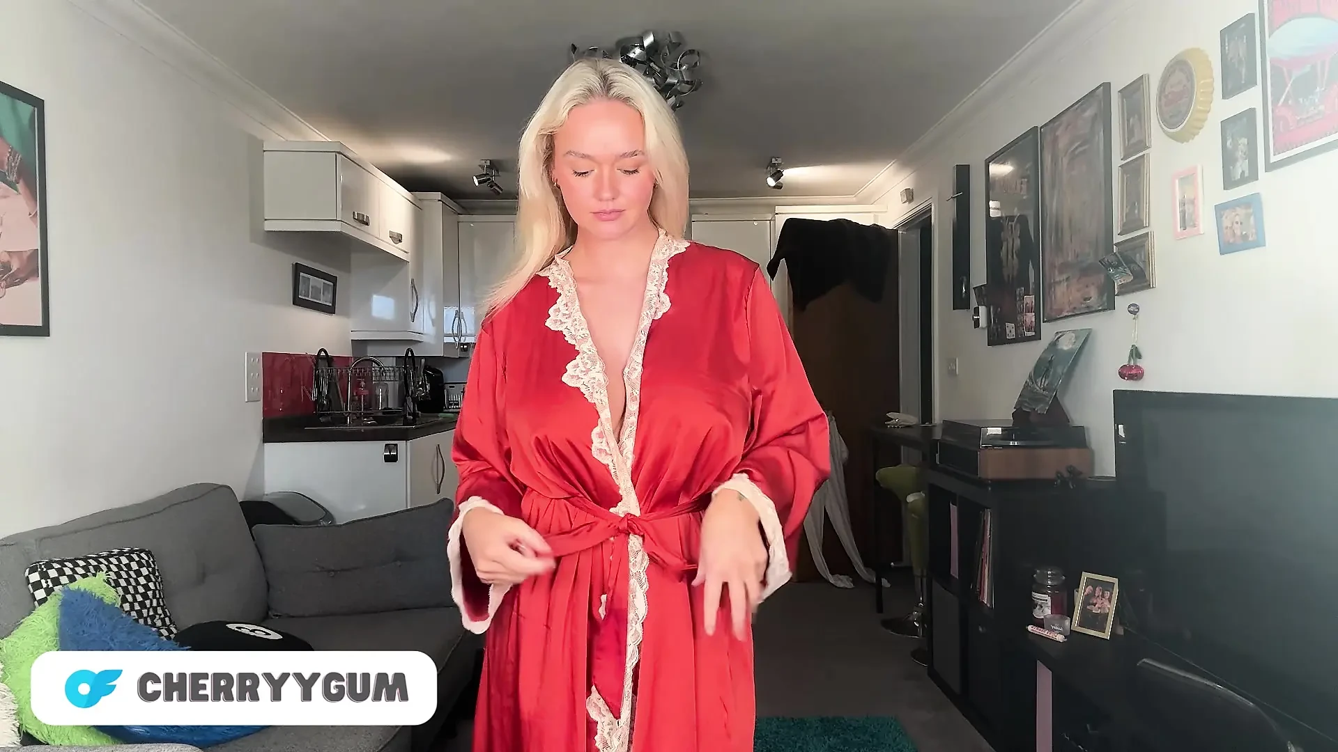 Amateur Petite Teen showing off new Bikini NUDE