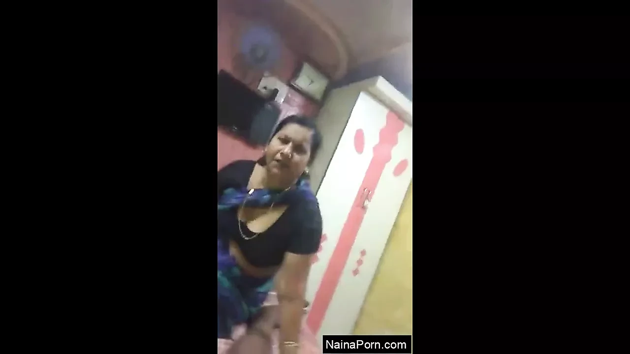 Today Exclusive-Sexy Desi Wife Blowjob