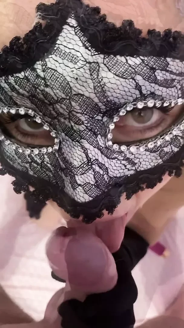 ITALIAN AMATEUR POMPINO E SBORRATA IN FACCIA INGOIA TUTTO