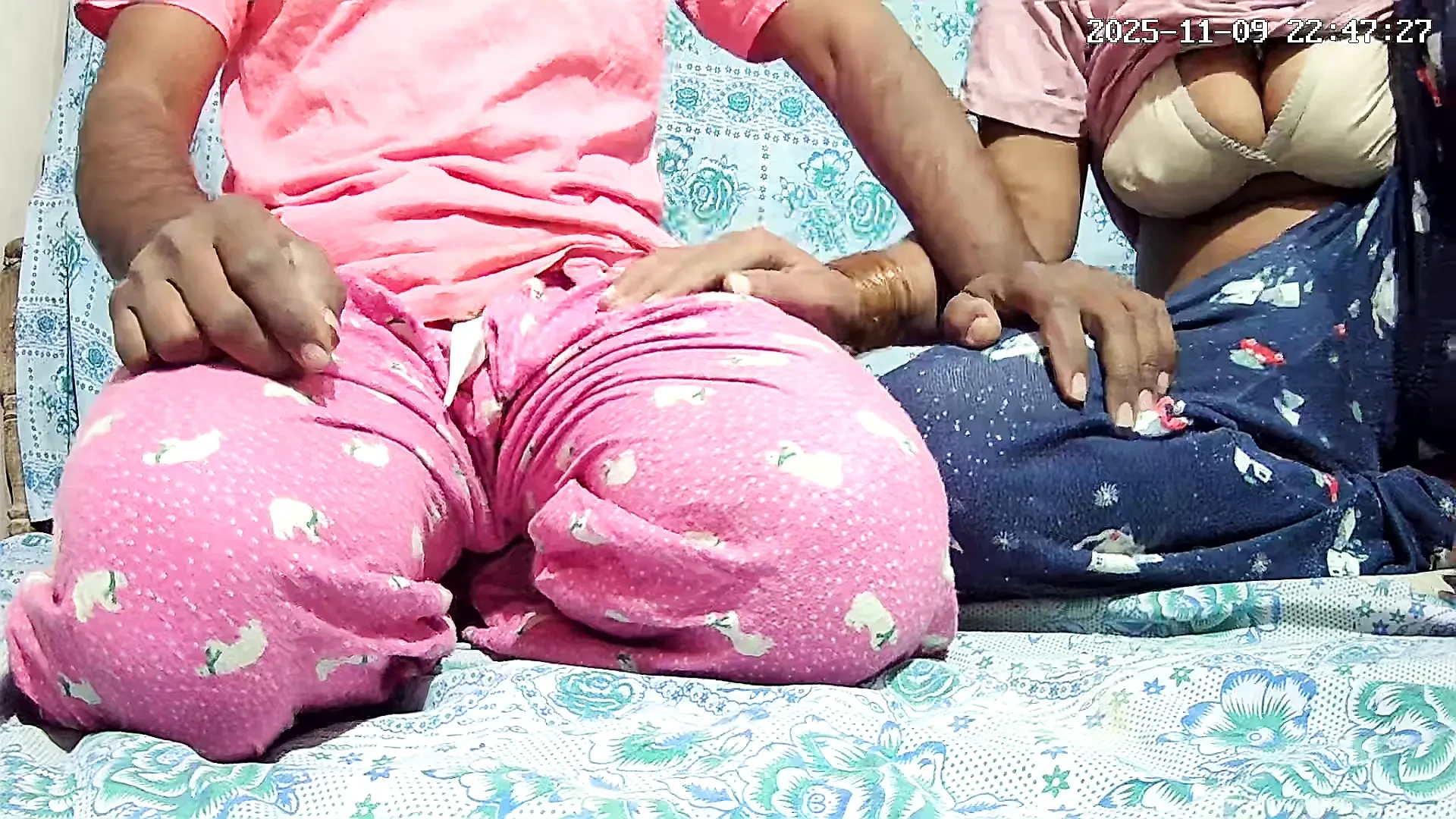 Nepali mom and dad sex in the jungle 2865