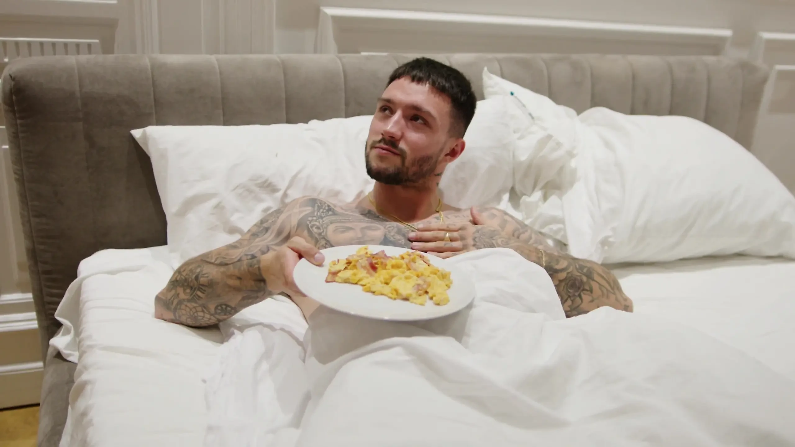 Blonde Baby Jawvera Gets Creampied Pussy After Passionate Sex