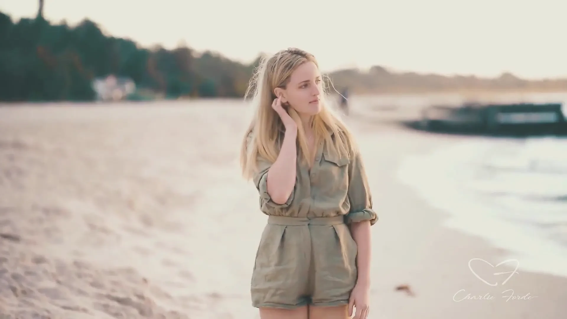 Fading Featuring Charlie Forde, Olive Gee