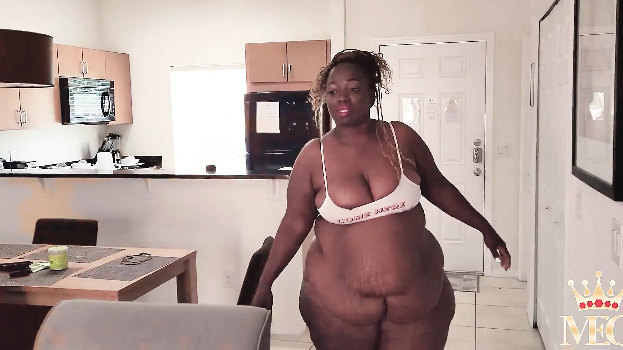 MochaSwallows plays an obedient wife