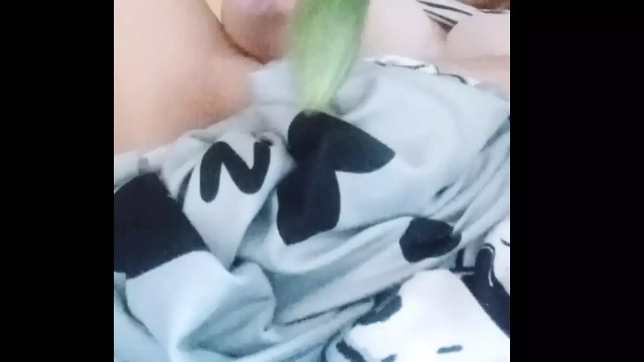 I am a virgin and Iam fucking a cucumber