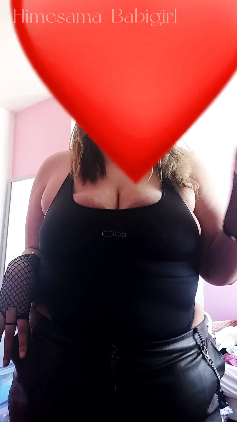 Chubby girl show her body for daddy