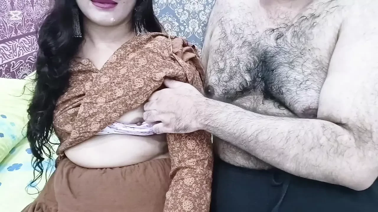 Pakistani Beautiful Housewife Penetrated By Old Stepdad