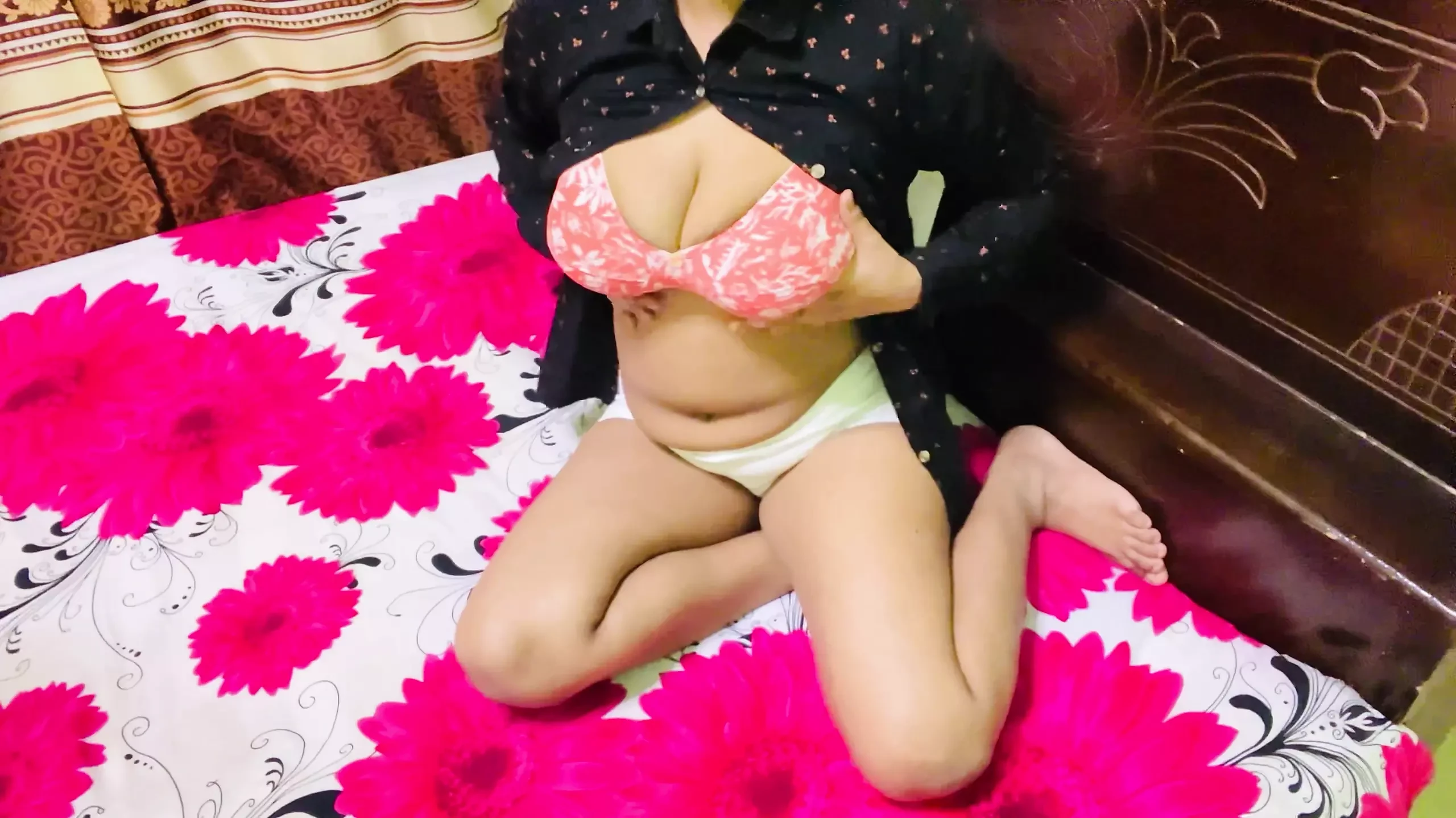 Indian college girl masturbation big ass beautiful pussy