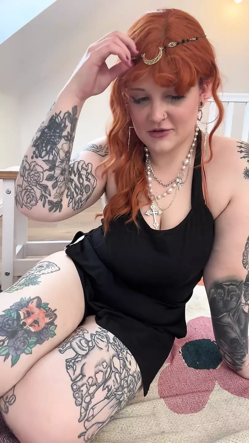 Elf Girl Finds Injured Human