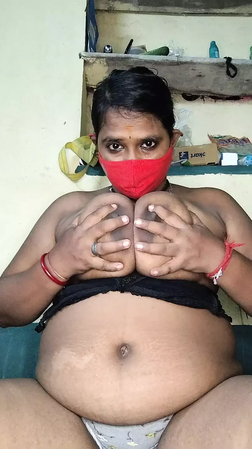 I find my Indian step aunty want masterbating.