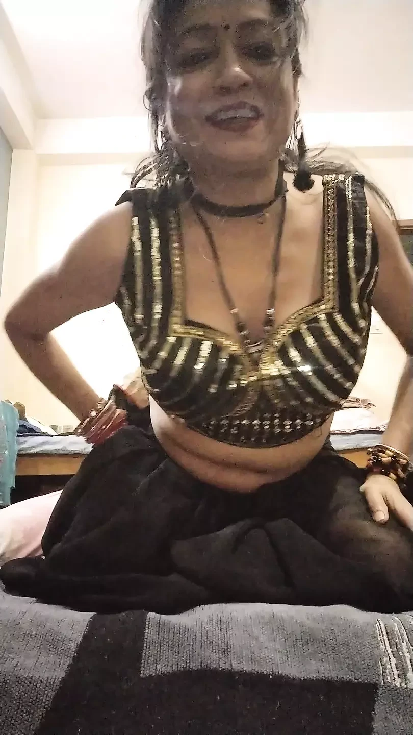 Sexy’ lady nude dance in bhojpuri songs hot nipple boobs