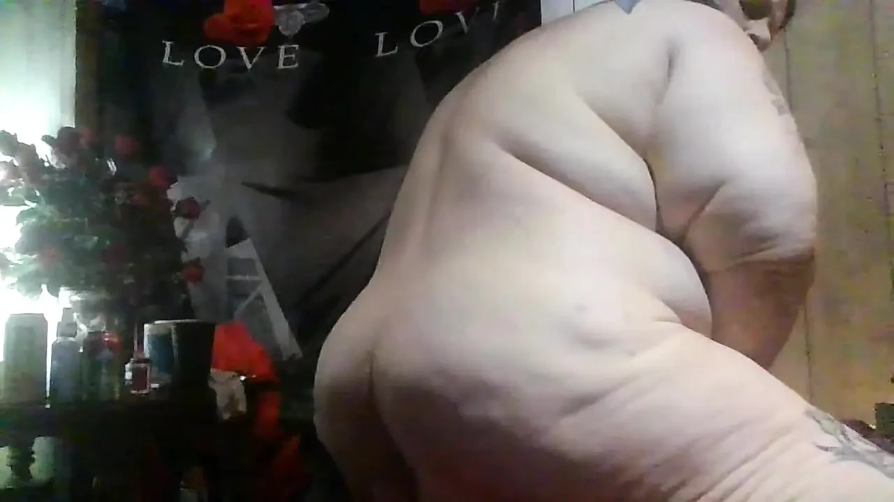 Riding Cock This Dirty Slut Busted Her Nuttt on That BBC