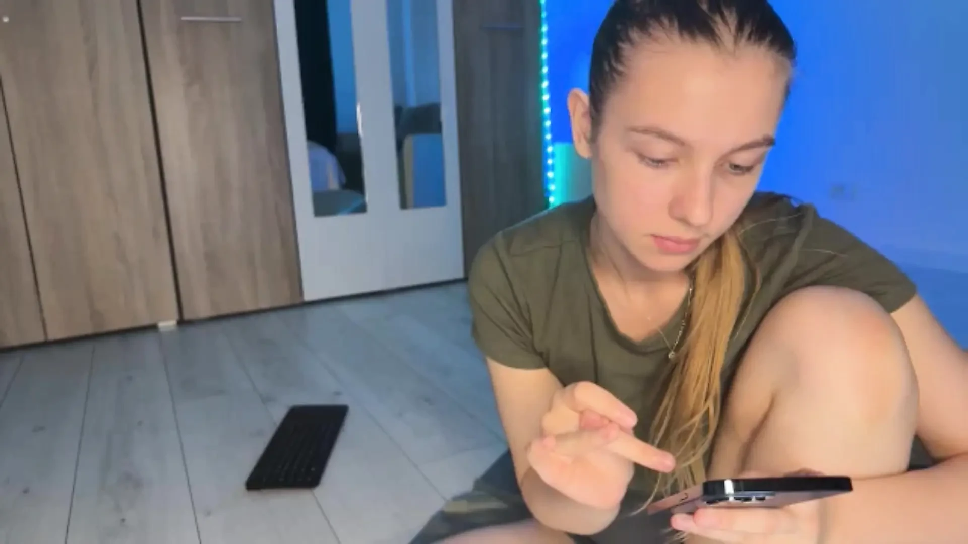 Live streaming via webcam