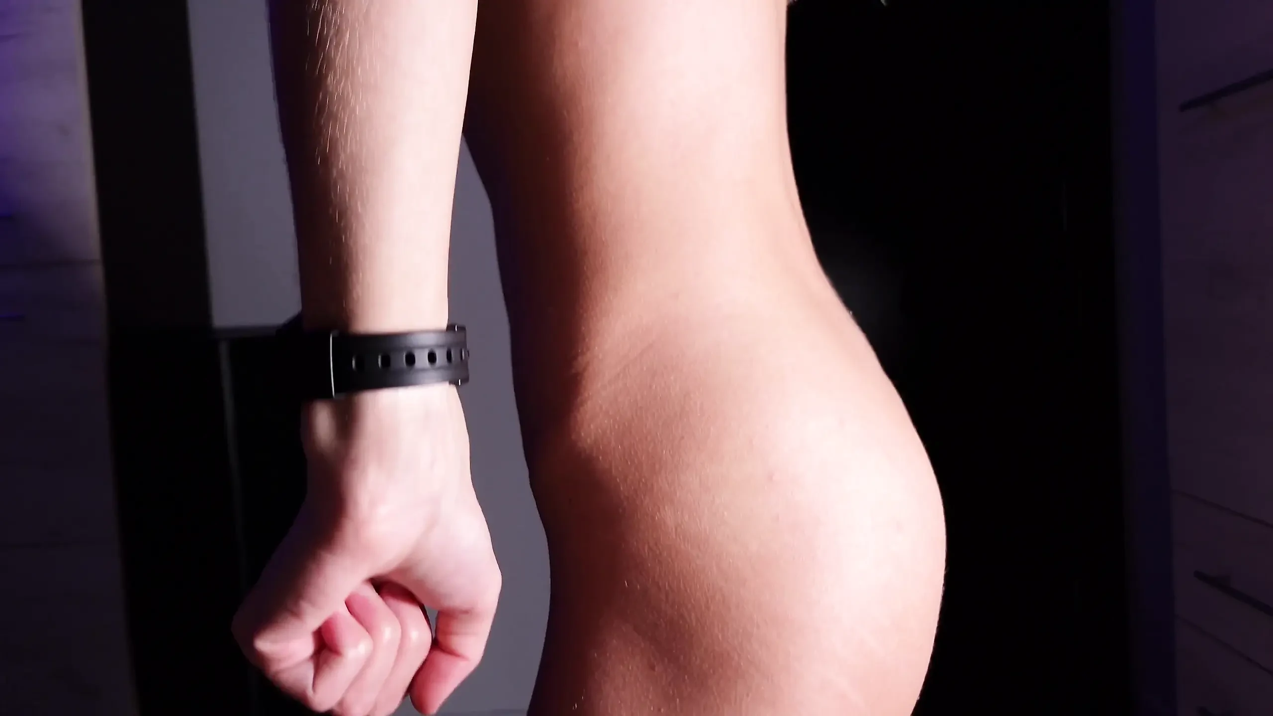 Hard Girl Muscles and Body Fat Check