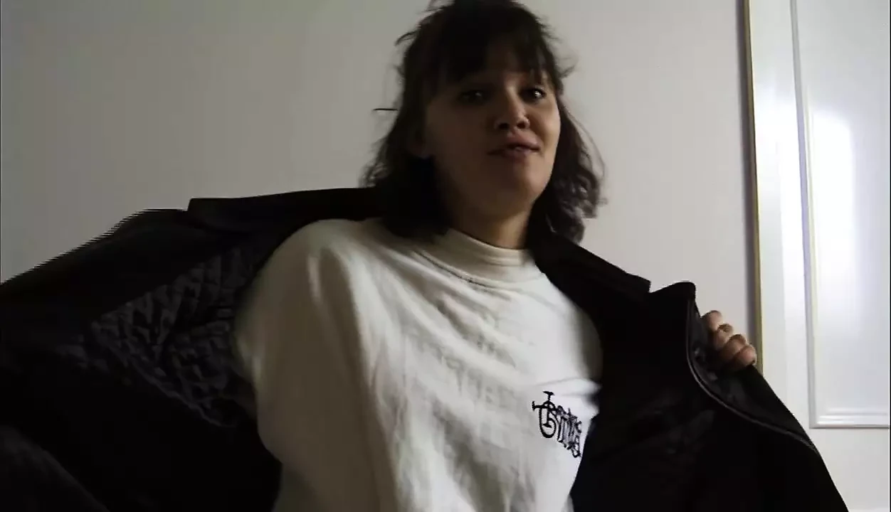 She has desire to show me her pussy and pulls her lips apart