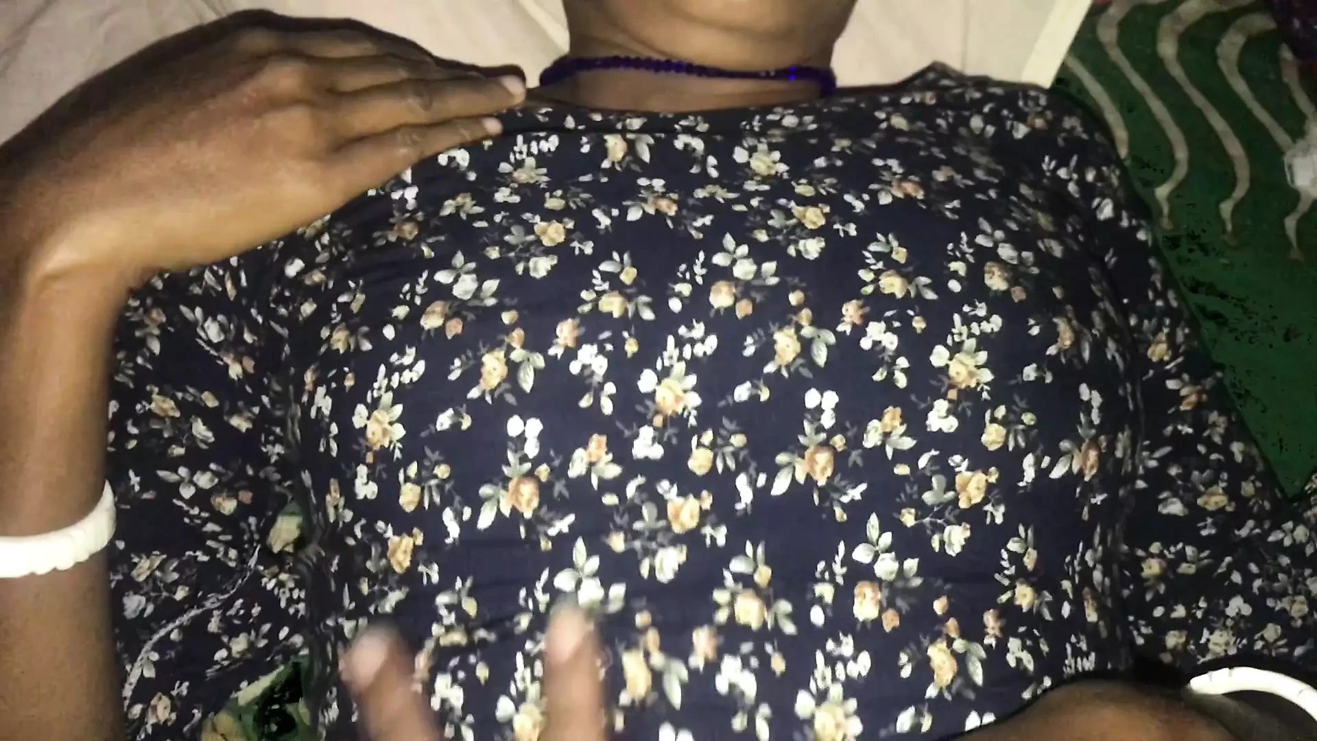 Desi Bhabhi New Hot Sex With Her Boyfriend Full Time