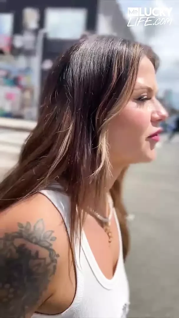 British Babe Bella Mia Goes Los Angeles For Out Hookup