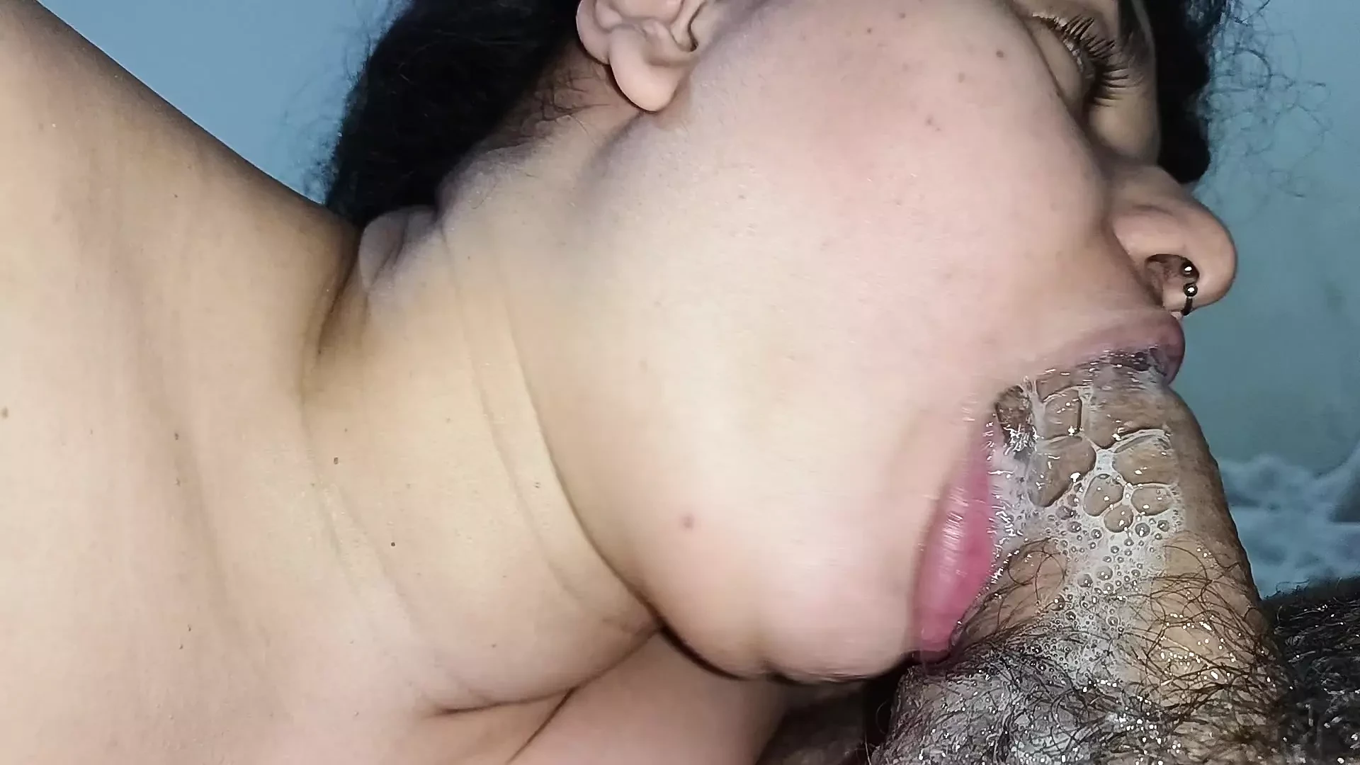 ASMR LICKING AND SWALLOWING THE HARD COCK OF THE NAUGHTY MAN WHO MOANS DELICIOUSLY