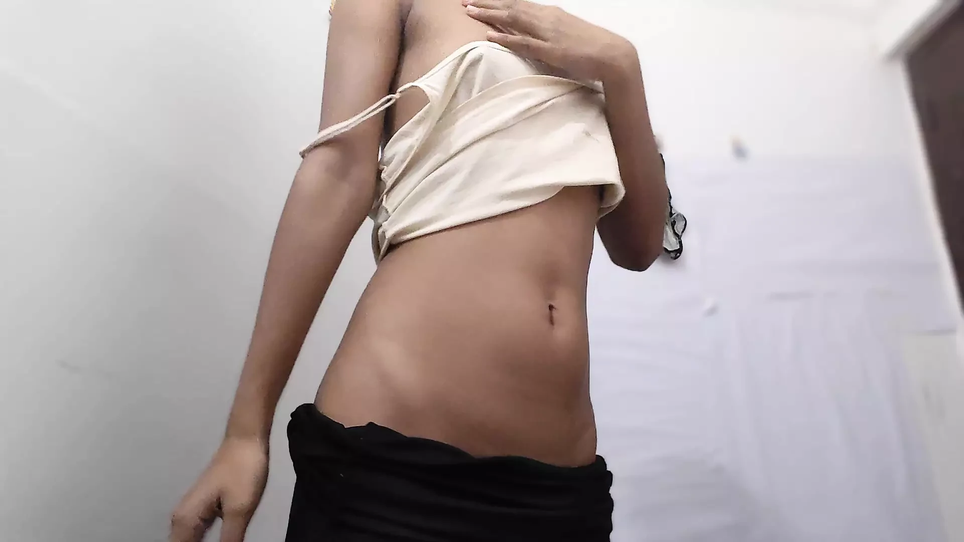 horny 18 year old woman moving her ass