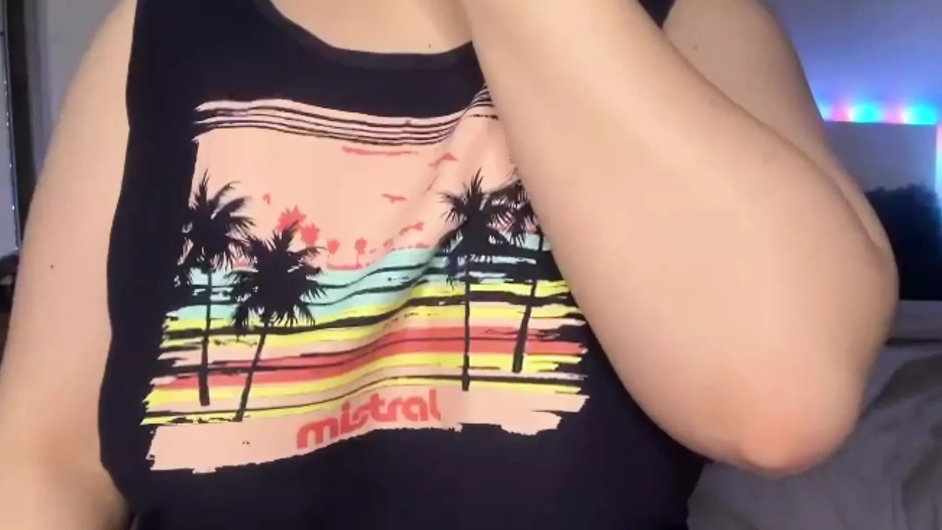 Big ass 18 yo girl wants to be filled