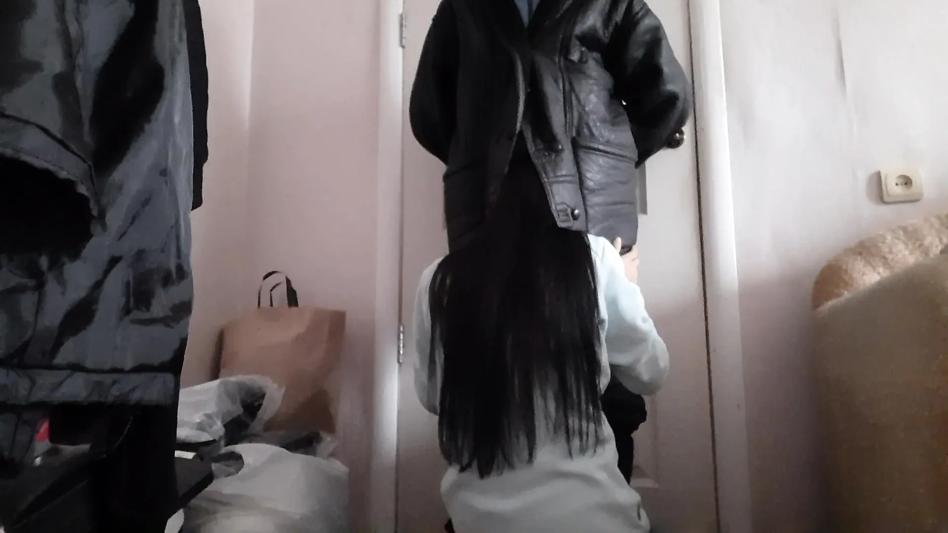 I quickly cum in my neighbor’s mouth because her husband had already started to open the front door