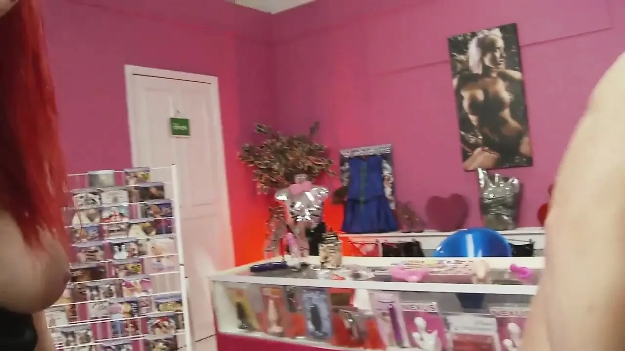 Big boobs babe gets double penetrated