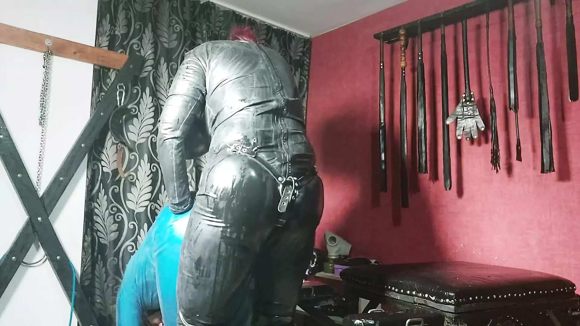 The first time strapon fucking in latex