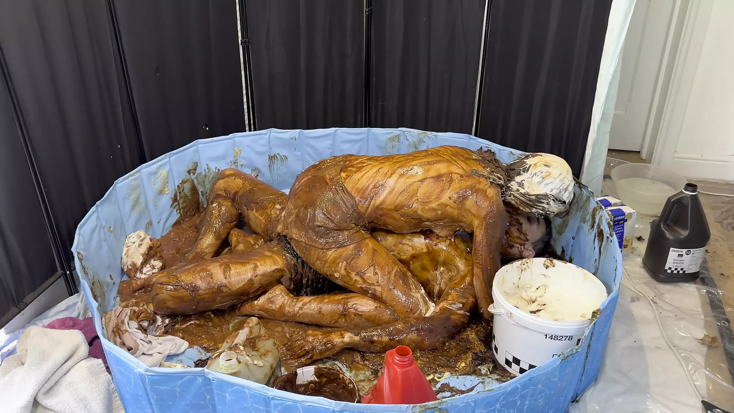 Horrendous Food Fuck Sploshing Mess!