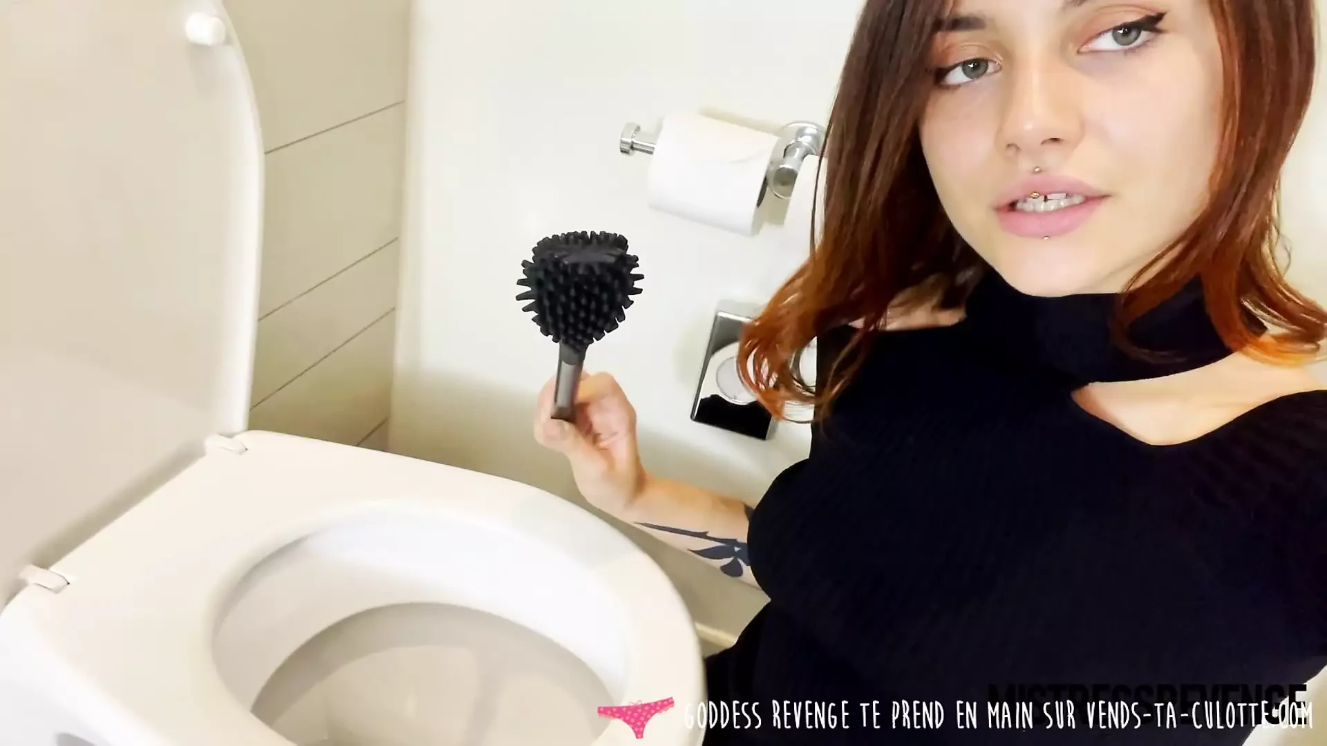 Vends-ta-culotte – Humiliating orders by a sexy dominatrix for a submissive man