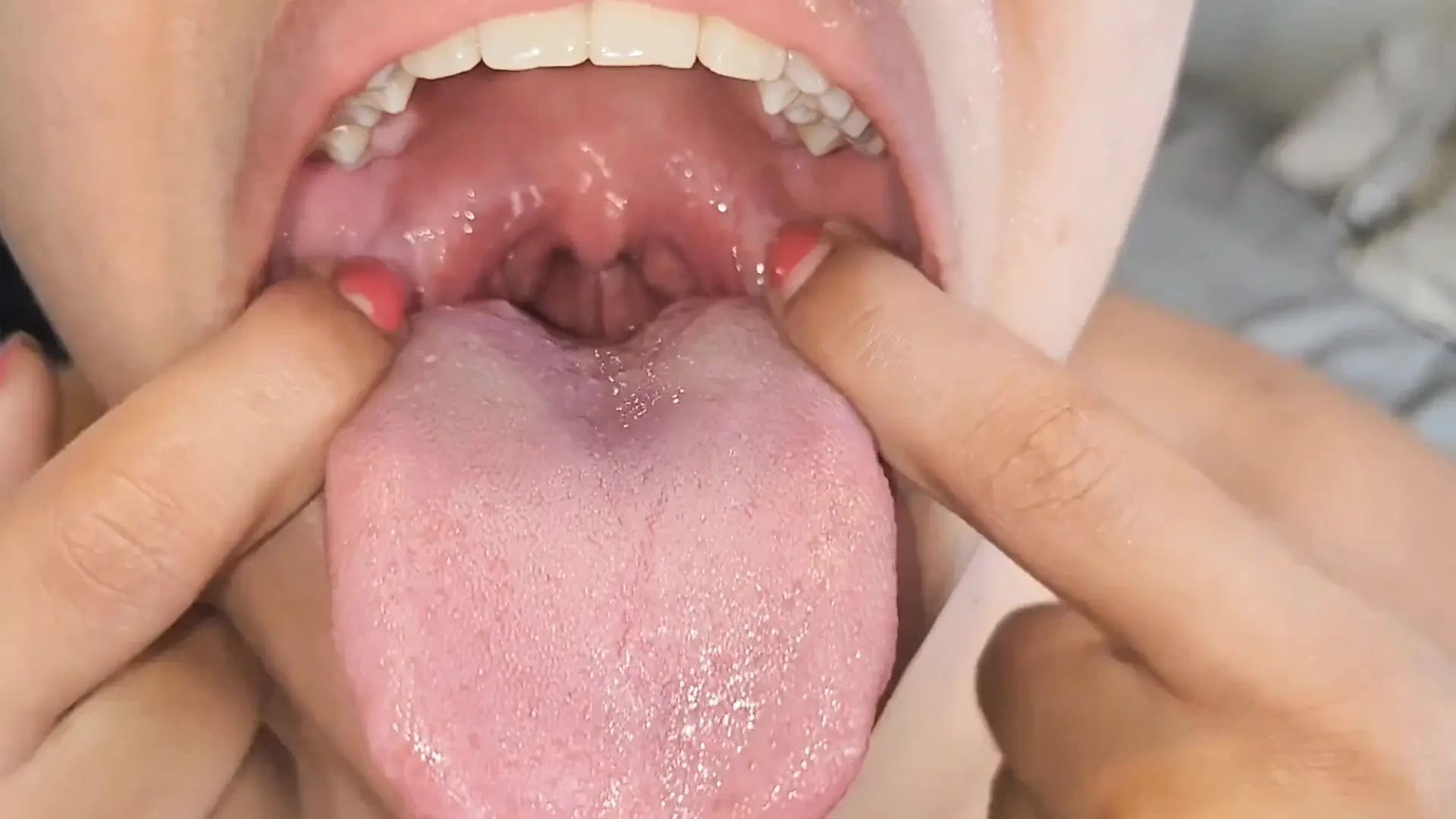 Deep Throat Upside Down Until Cum in Throat