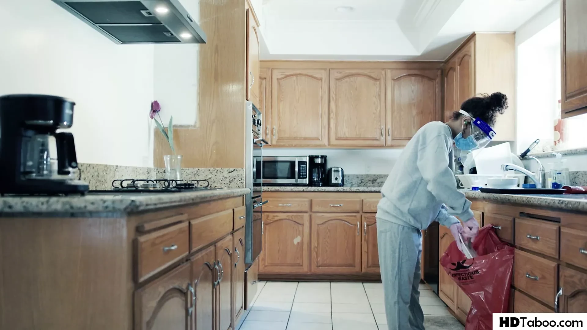 COVID can’t prevent wife to have sex…with delivery boy