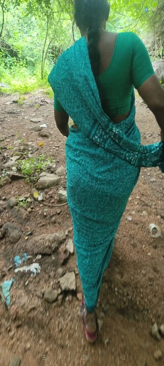 She offered me to fuck in the jungle when she need money