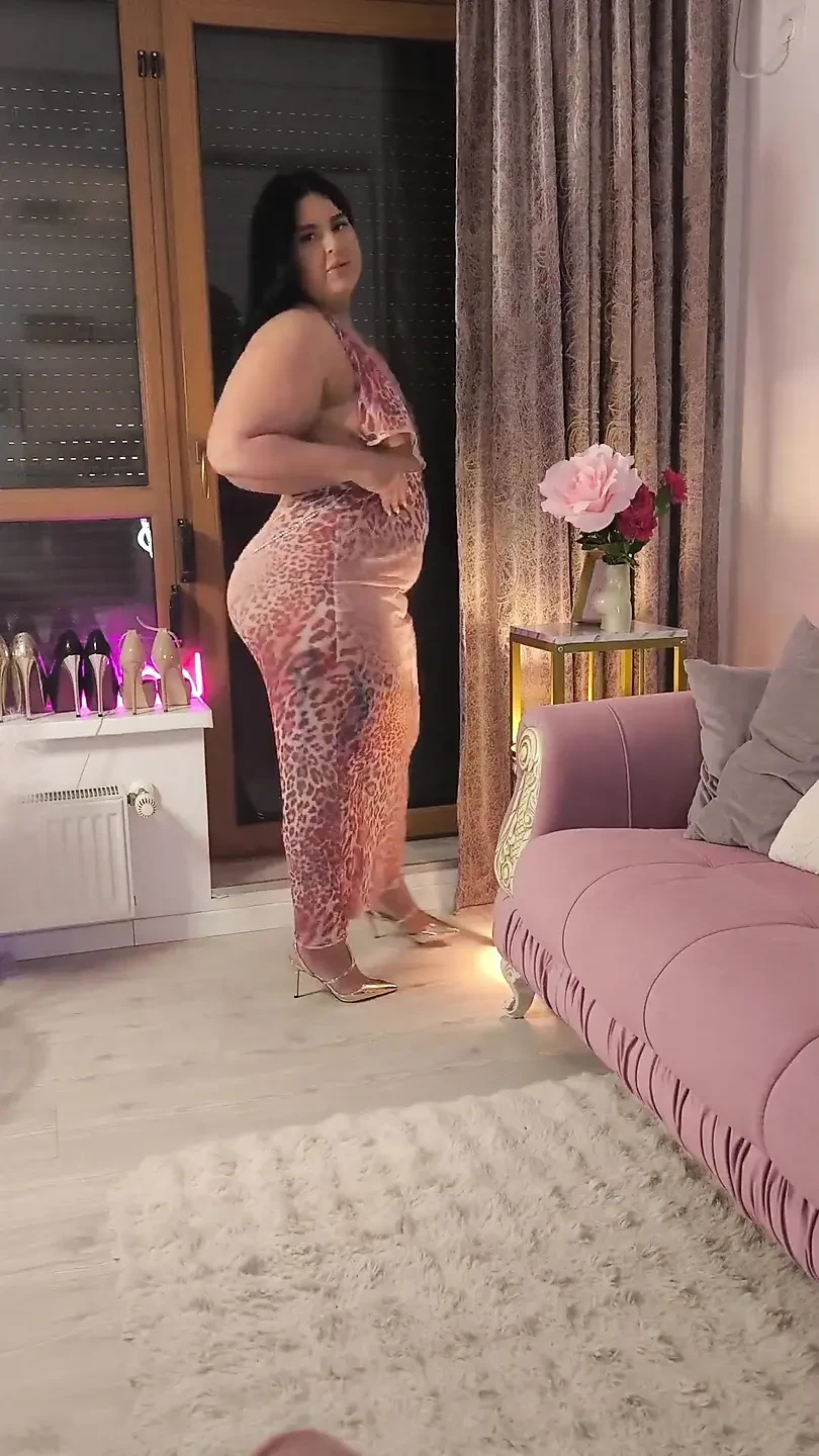 Sloppy Blow Job Before Going Out to Dinner