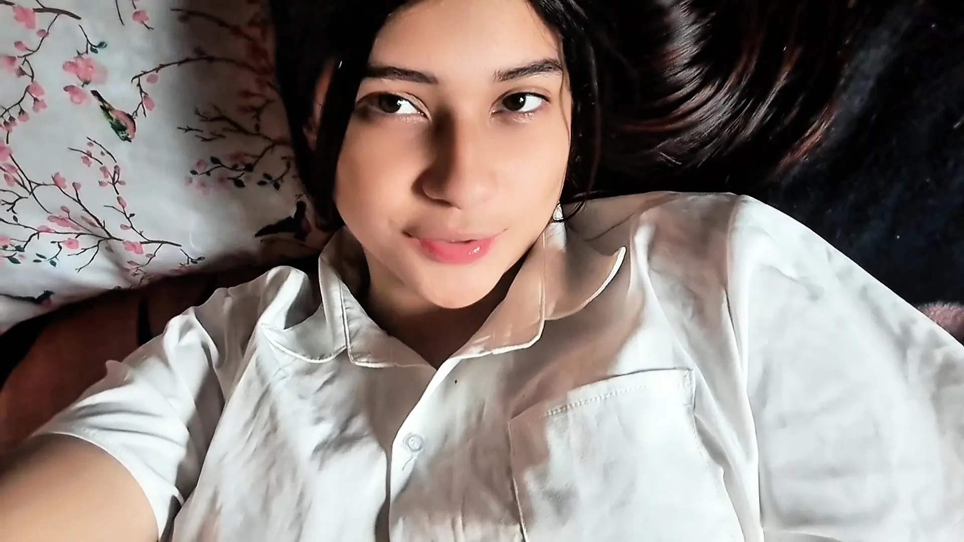 HORNY STEPMOM FUCKS HER STEPSON’S FRIEND TO SCUNDIDAS