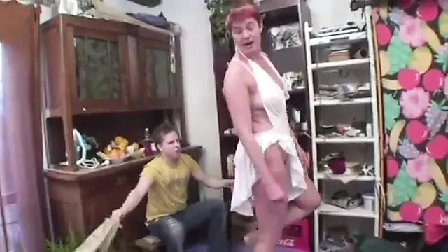 Ugly German MILF got anal fucked