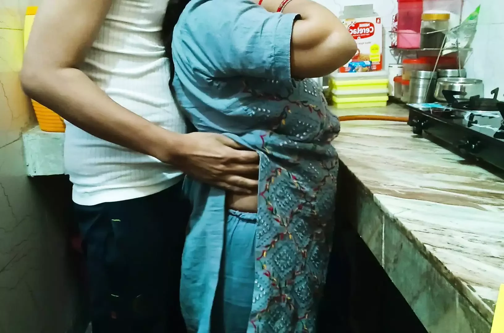 Bhabhi ki gand chudai kichen me Hindi audio