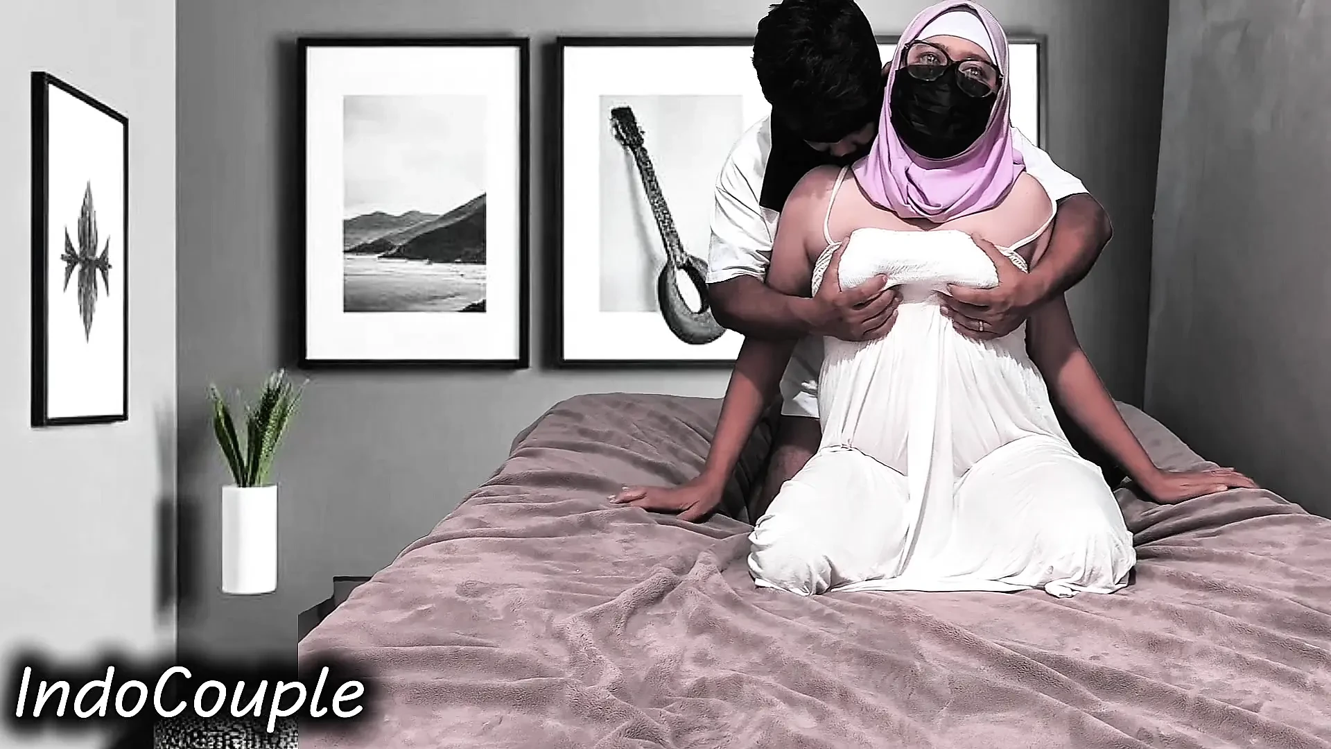 bokep Indo Viral 2025 Ibu MILF Indo Punggung Besar Naik enak Tiri – Roleplay Keluarga Mesra